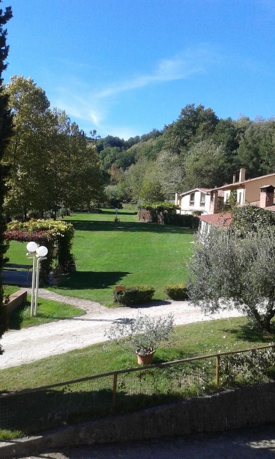 Podere Bucine Farm stay Lari