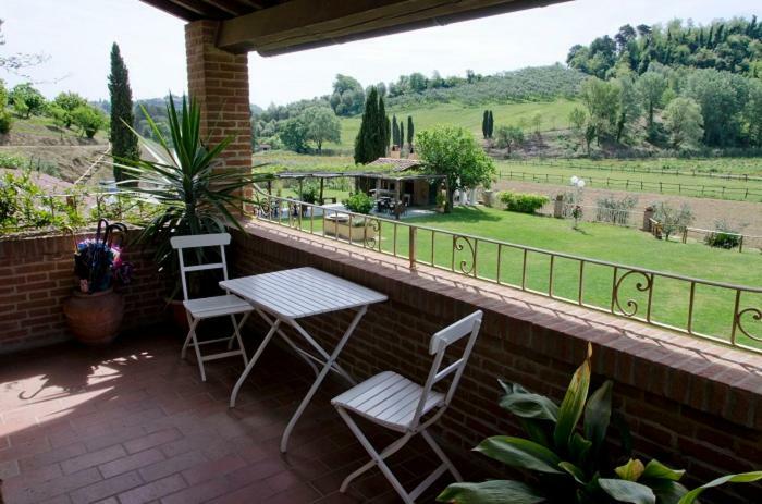 Farm stay Podere Bucine Lari