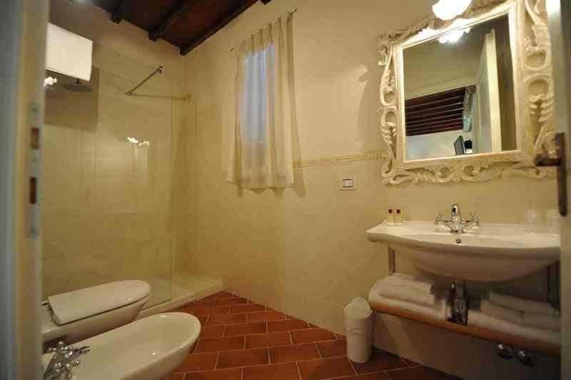 Podere Bucine Farm stay Lari